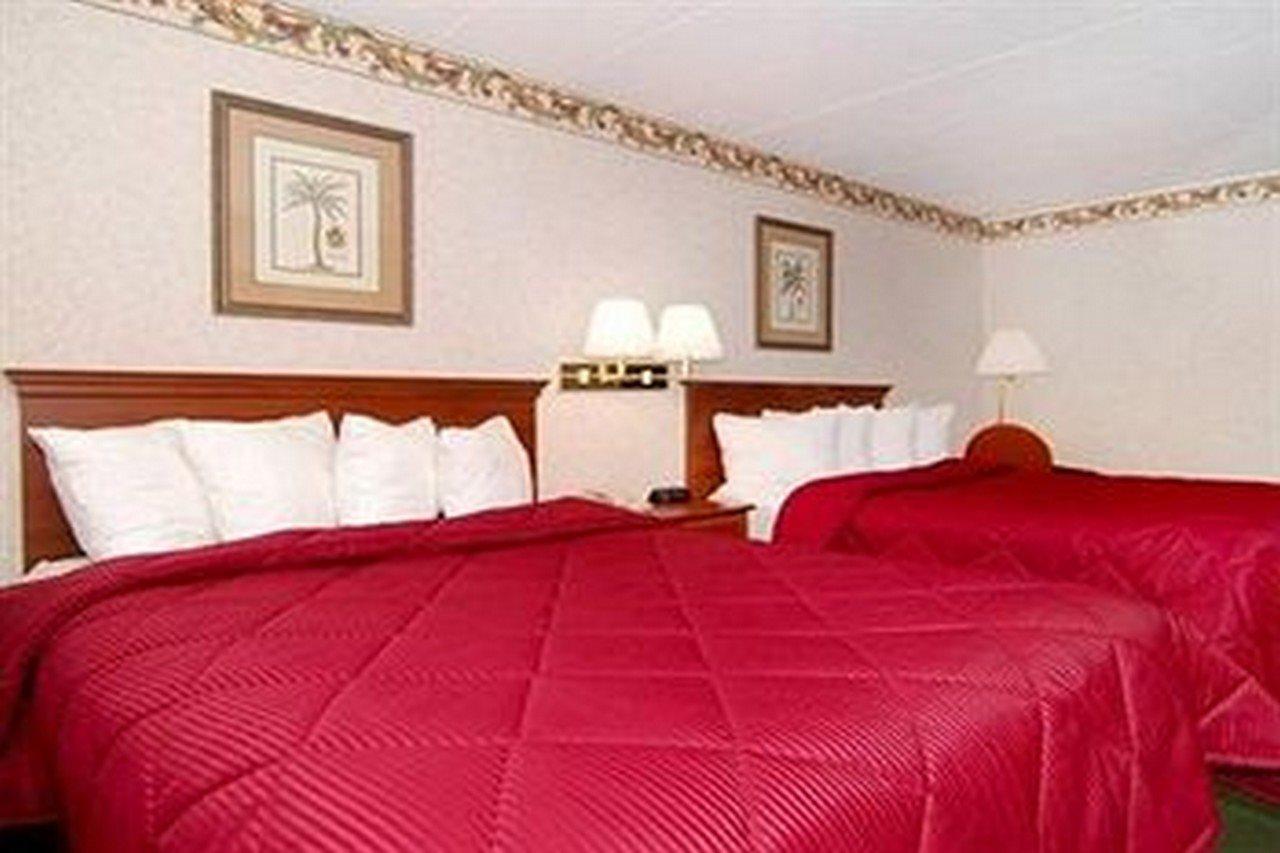Baymont By Wyndham Bartonsville Poconos Екстер'єр фото